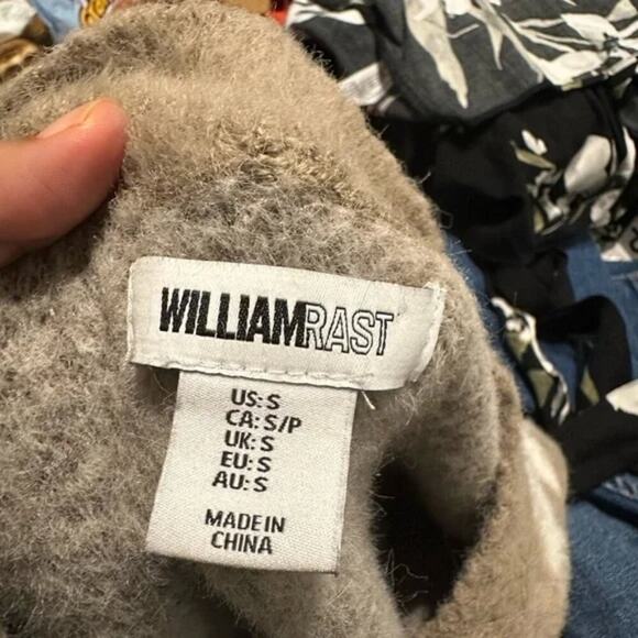 William Rast Cropped Knit Sweater Vest – V-Neck Classic Style - Picture 2 of 6